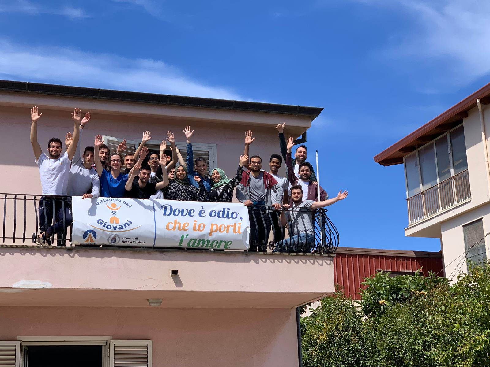 Campi residenziali, copertina